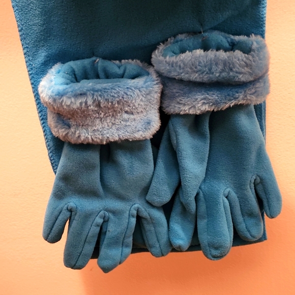 Nollia Women's Winter Fleece Winter Set -Polyester Fleece Hat, Gloves, and Scarf - Picture 2 of 6